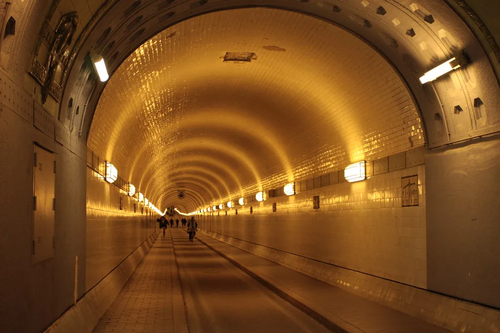 Tunnel